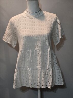 JODIFL White Eyelet Tiered Peplum Tunic